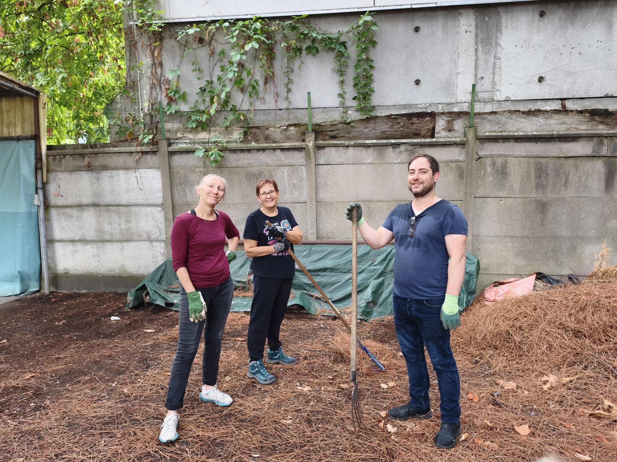 Journée travaux à la Compagnie : aujourd’hui, place au jardinage ! 🌿
